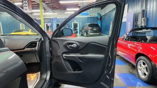 used 2019 Jeep Cherokee car, priced at $12,517