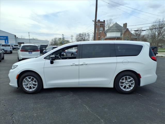 used 2025 Chrysler Pacifica car, priced at $34,145