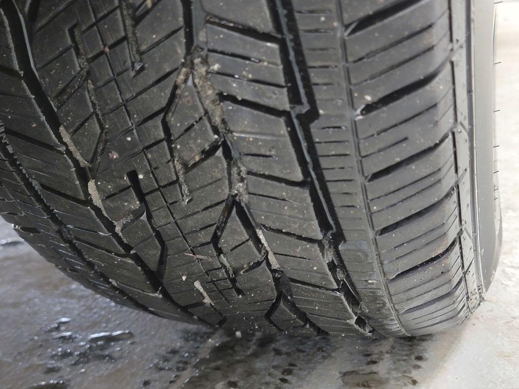 used 2024 Chevrolet Traverse car, priced at $50,993