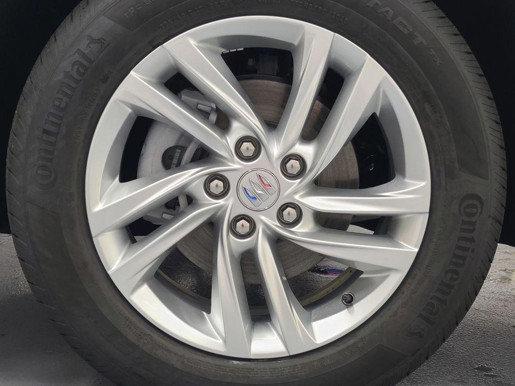 new 2025 Buick Envista car, priced at $25,280