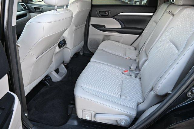 used 2014 Toyota Highlander car, priced at $13,595