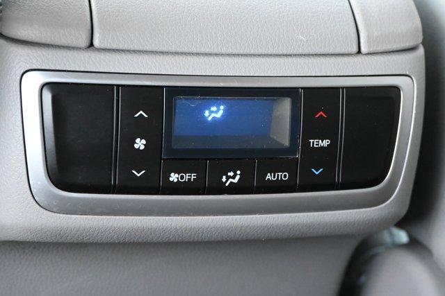 used 2014 Toyota Highlander car, priced at $13,595