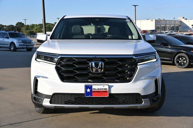 new 2025 Honda Pilot car, priced at $45,343