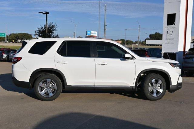 new 2025 Honda Pilot car, priced at $45,343