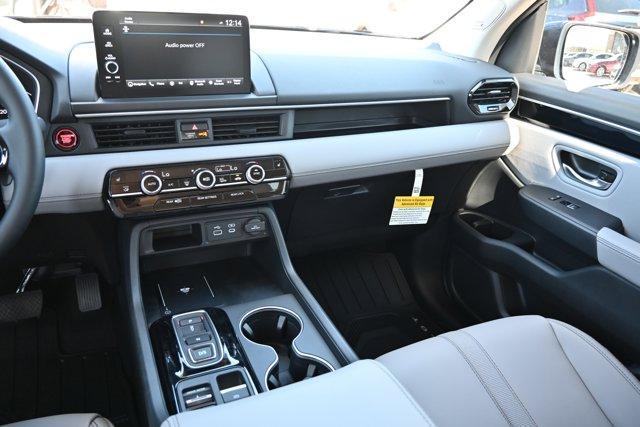 new 2025 Honda Pilot car, priced at $46,901