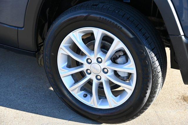 used 2020 Jeep Cherokee car, priced at $13,850