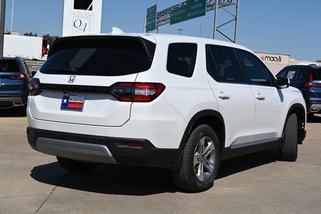 new 2025 Honda Pilot car, priced at $43,373