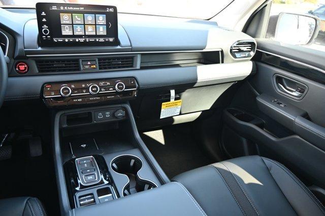 new 2025 Honda Pilot car, priced at $43,373