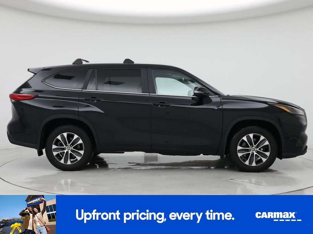 used 2023 Toyota Highlander car, priced at $36,998