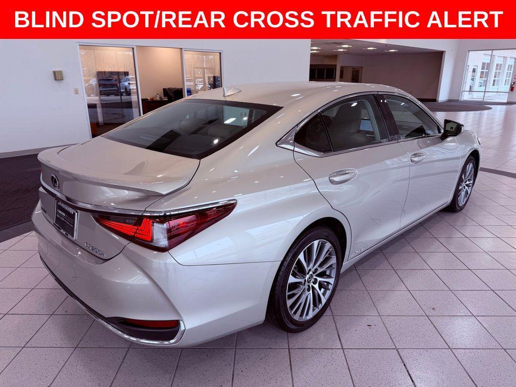 used 2020 Lexus ES 300h car, priced at $31,888