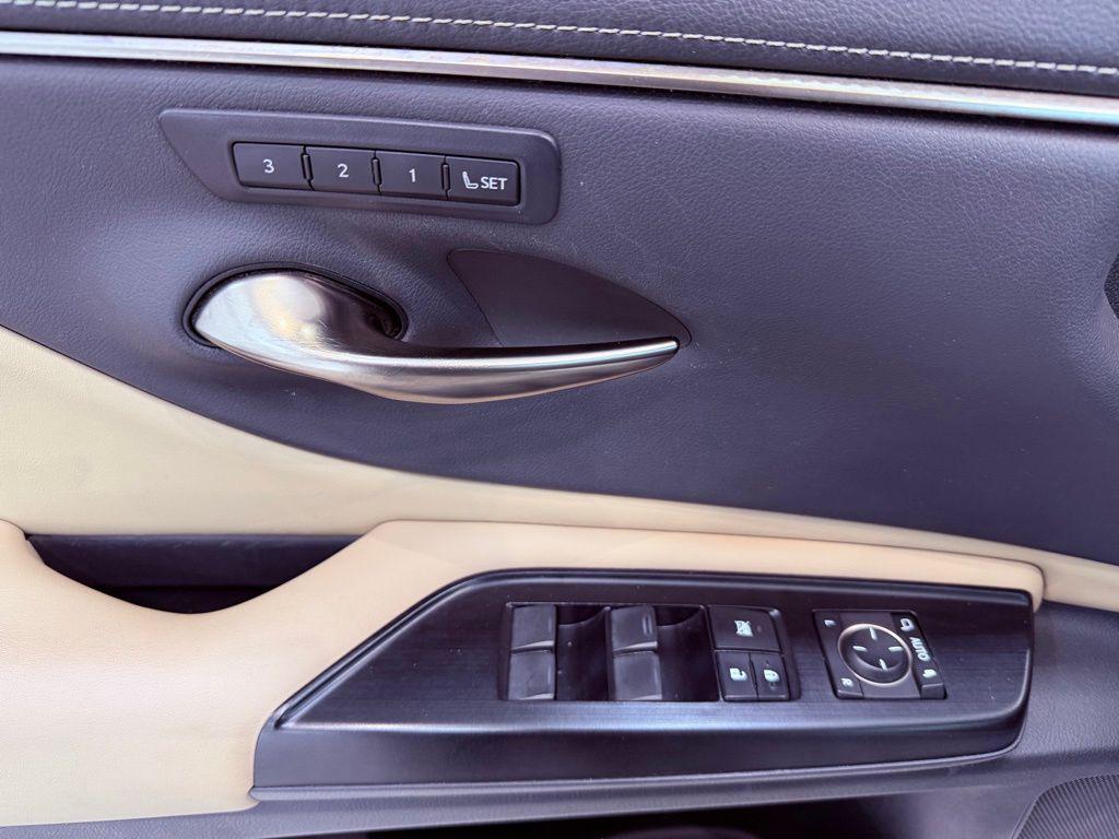 used 2020 Lexus ES 300h car, priced at $31,888