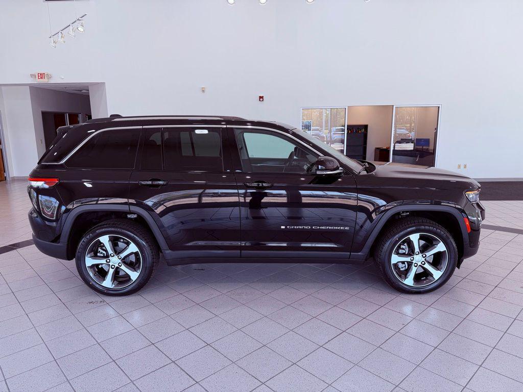 used 2022 Jeep Grand Cherokee 4xe car, priced at $26,388