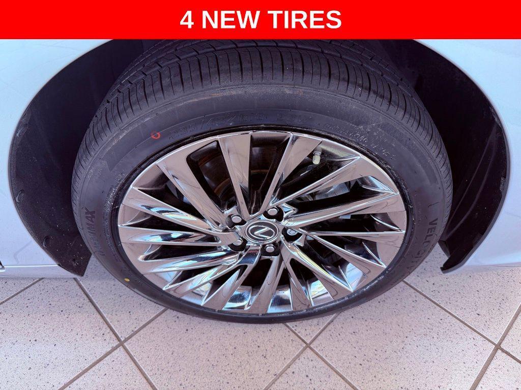 used 2024 Lexus ES 350 car, priced at $42,888