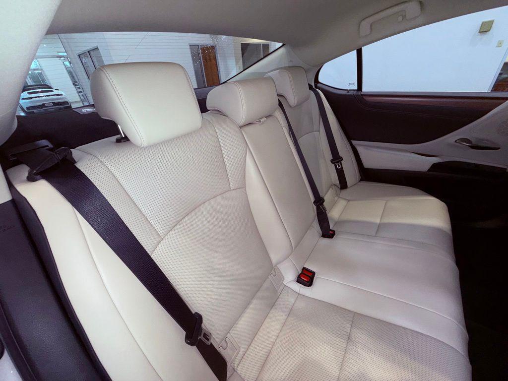used 2025 Lexus ES 300h car, priced at $44,888