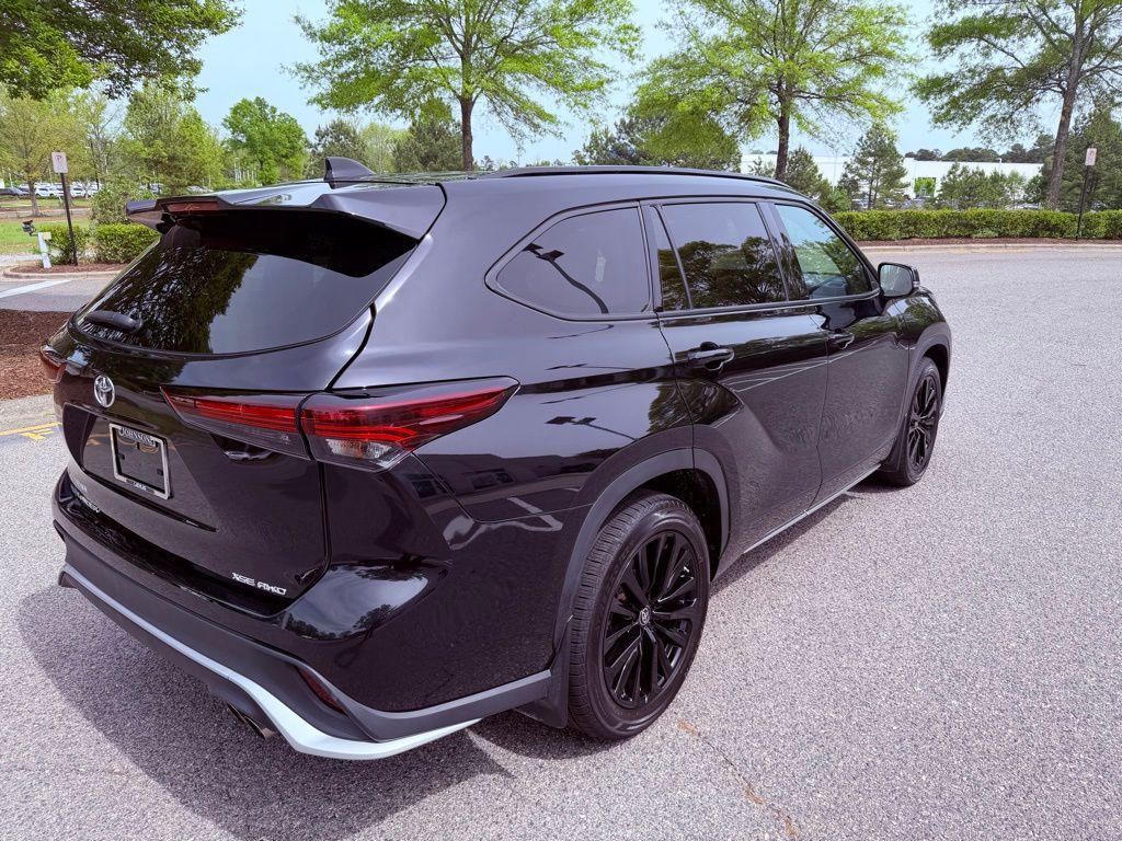 used 2024 Toyota Highlander car, priced at $38,888