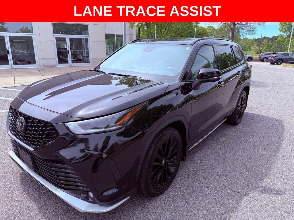 used 2024 Toyota Highlander car, priced at $38,888