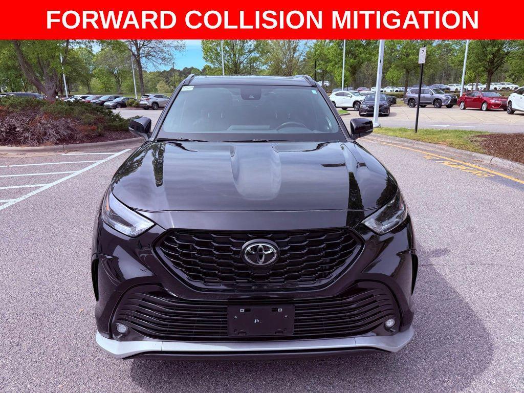 used 2024 Toyota Highlander car, priced at $38,888