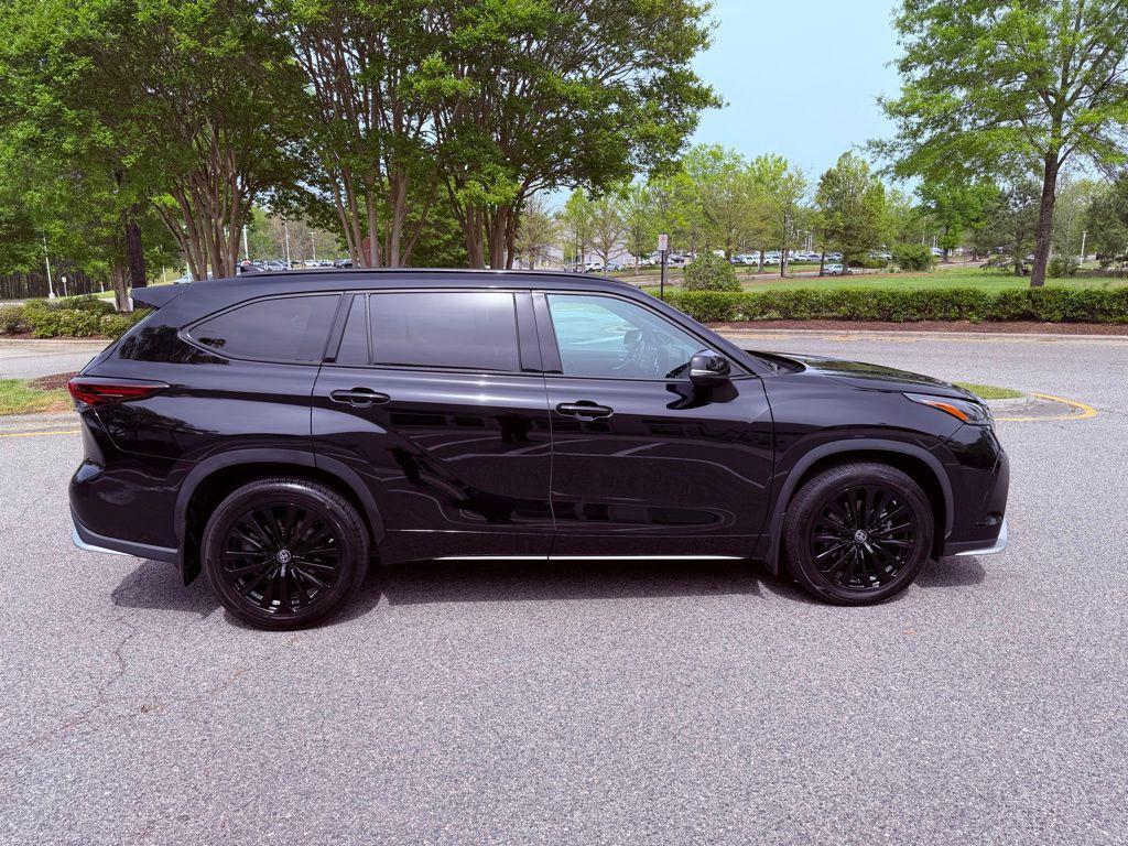 used 2024 Toyota Highlander car, priced at $38,888