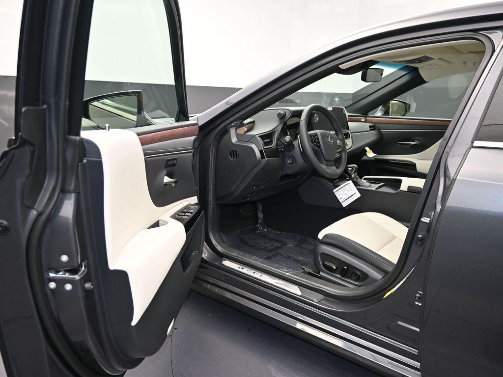 new 2025 Lexus ES 350 car, priced at $48,665
