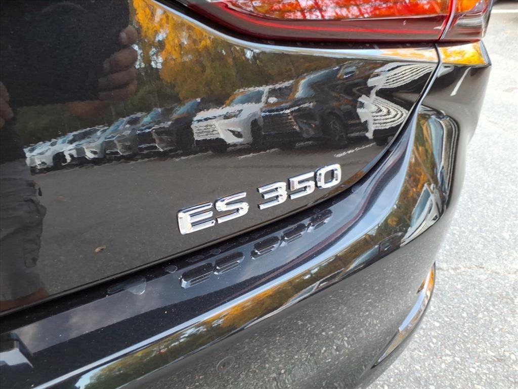 new 2025 Lexus ES 350 car, priced at $49,304