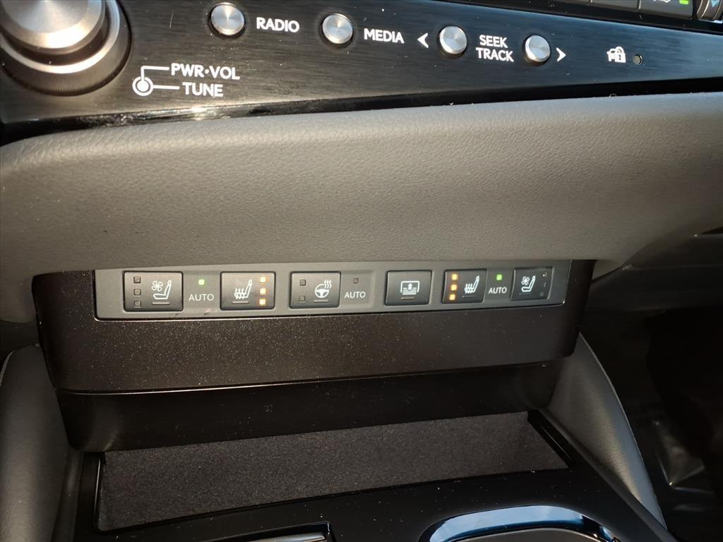 new 2025 Lexus ES 350 car, priced at $49,304