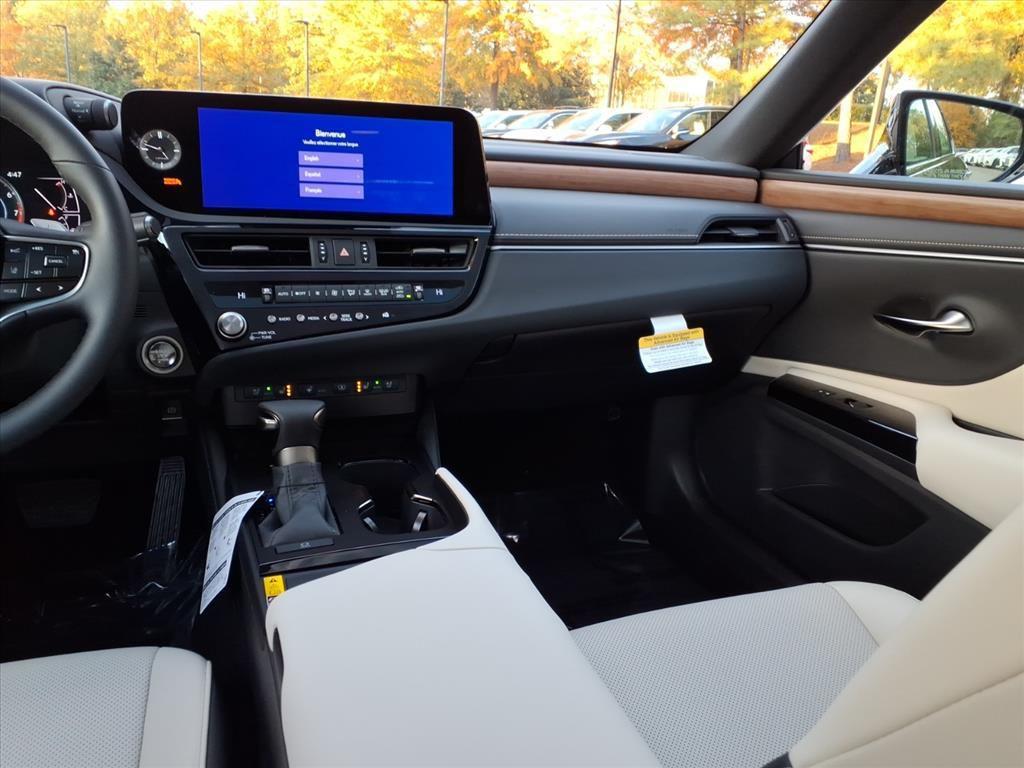 new 2025 Lexus ES 350 car, priced at $49,304