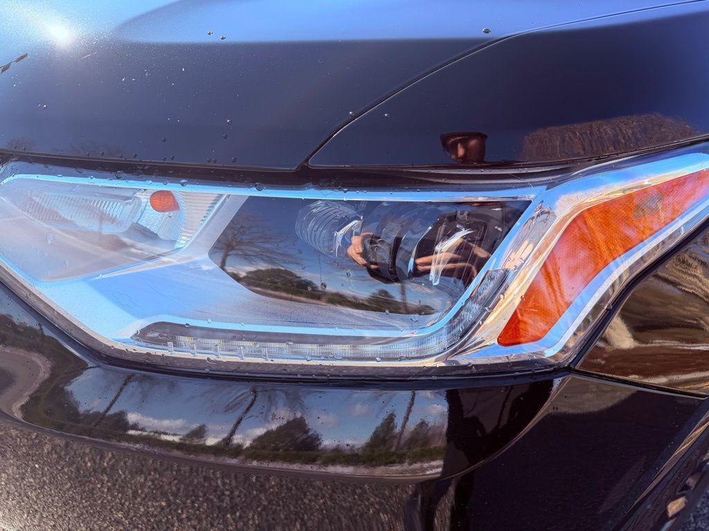 used 2019 Chevrolet Traverse car, priced at $18,988