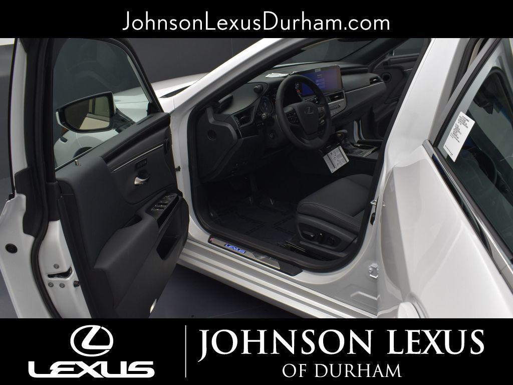 new 2025 Lexus ES 300h car, priced at $52,243