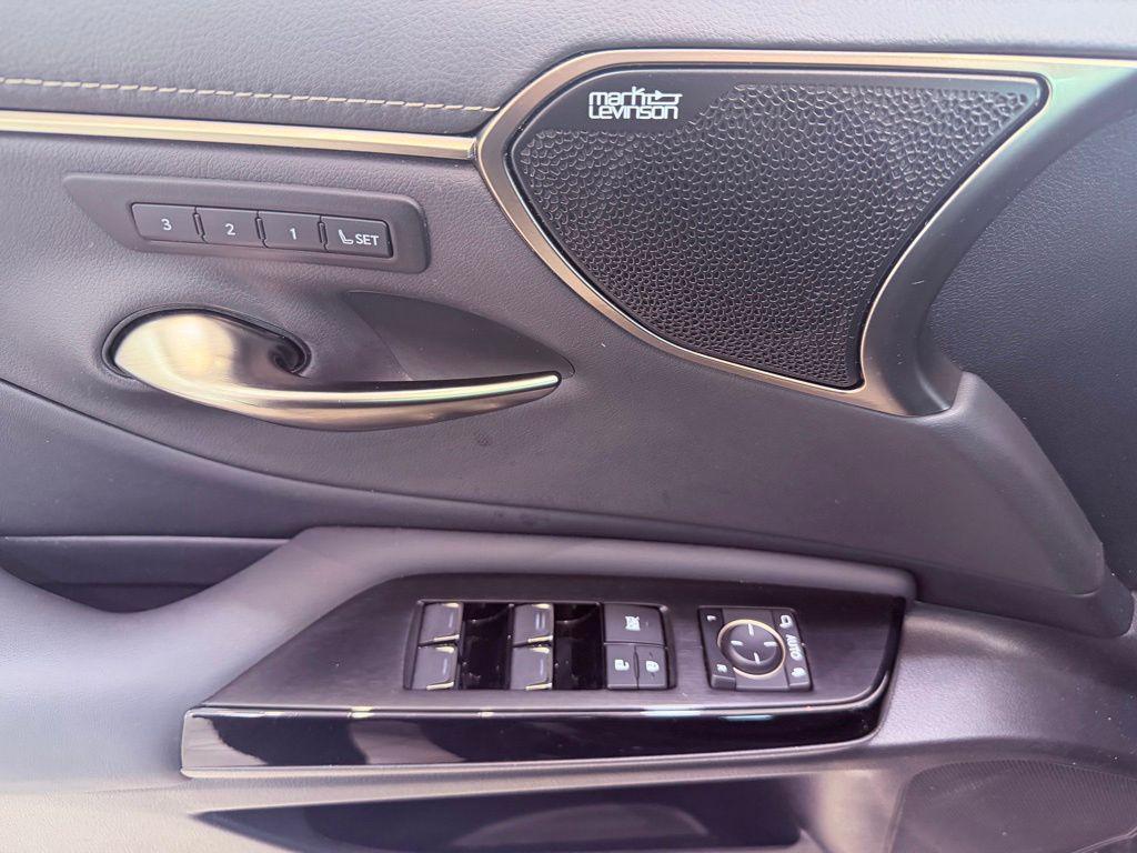 used 2022 Lexus ES 350 car, priced at $41,787