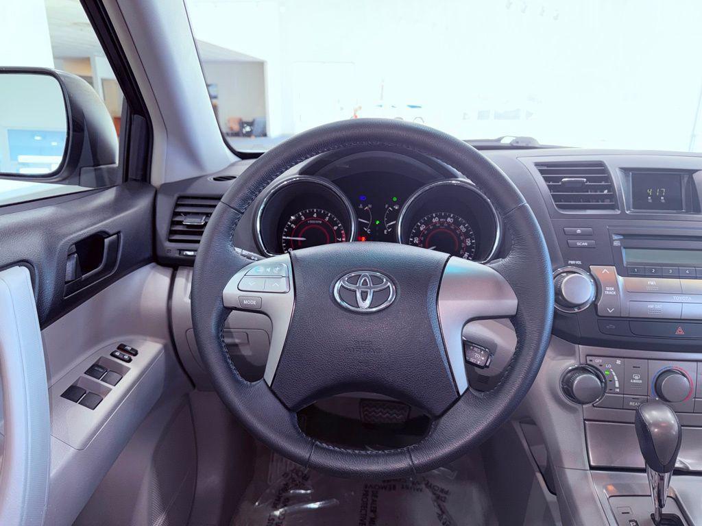 used 2010 Toyota Highlander car, priced at $11,888