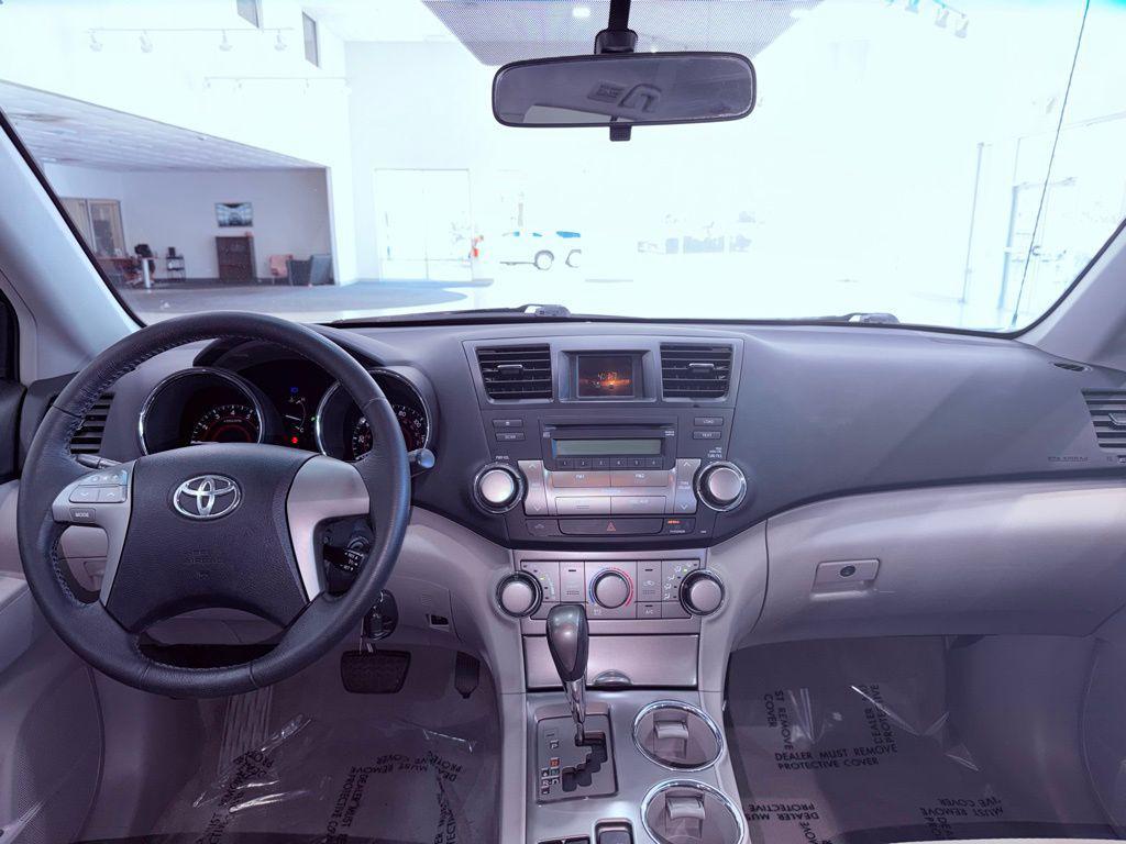 used 2010 Toyota Highlander car, priced at $11,888