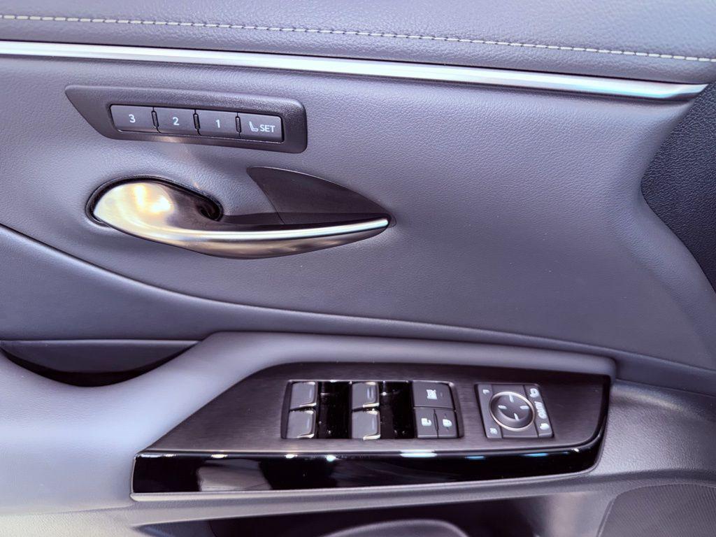 used 2025 Lexus ES 350 car, priced at $43,488