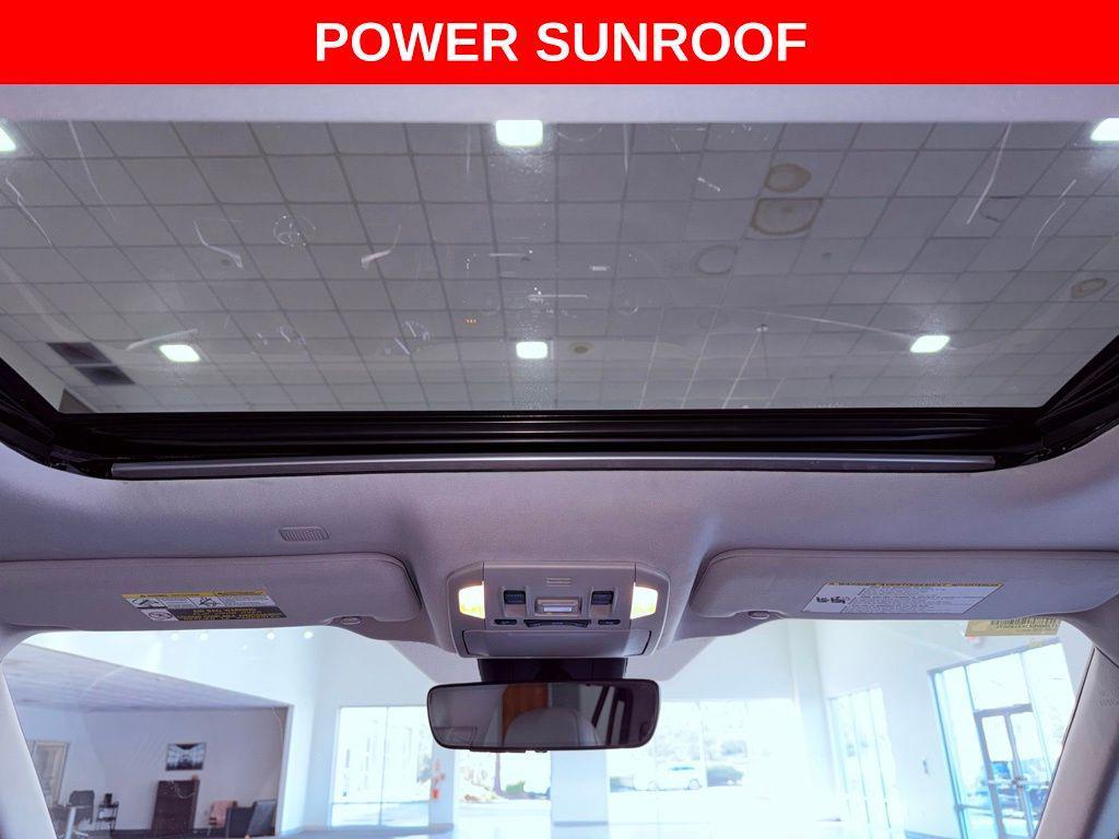 used 2020 Toyota Highlander car, priced at $26,888