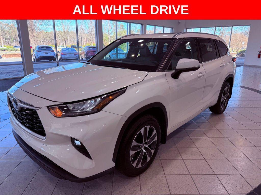 used 2020 Toyota Highlander car, priced at $26,888