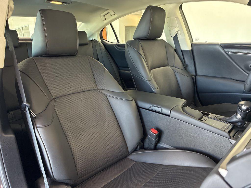 used 2021 Lexus ES 350 car, priced at $30,888