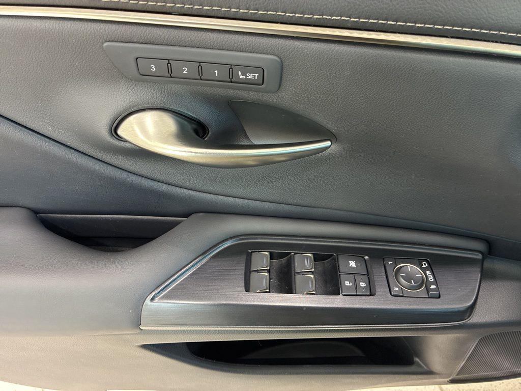 used 2021 Lexus ES 350 car, priced at $30,888