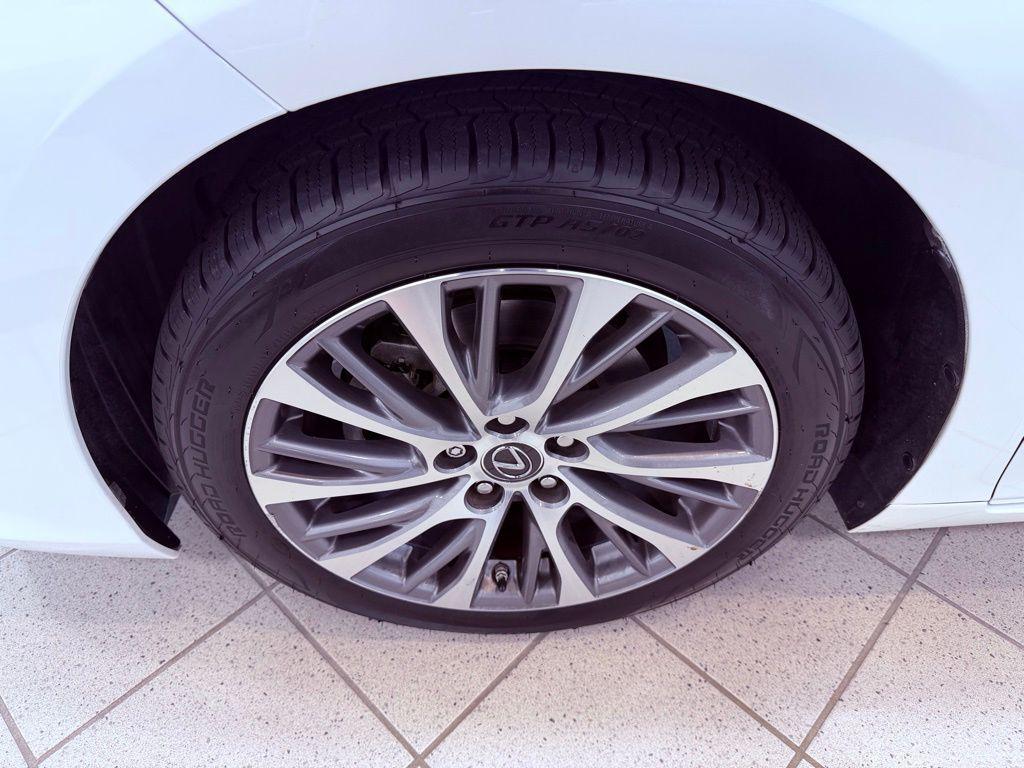 used 2019 Lexus ES 350 car, priced at $27,988