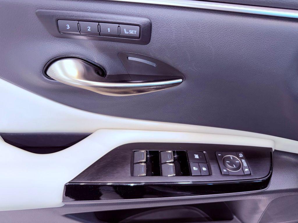used 2025 Lexus ES 300h car, priced at $43,888