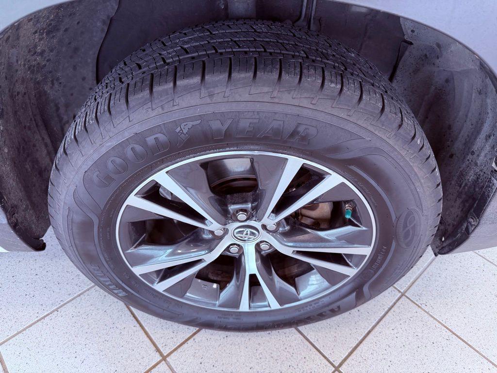 used 2016 Toyota Highlander car, priced at $14,988