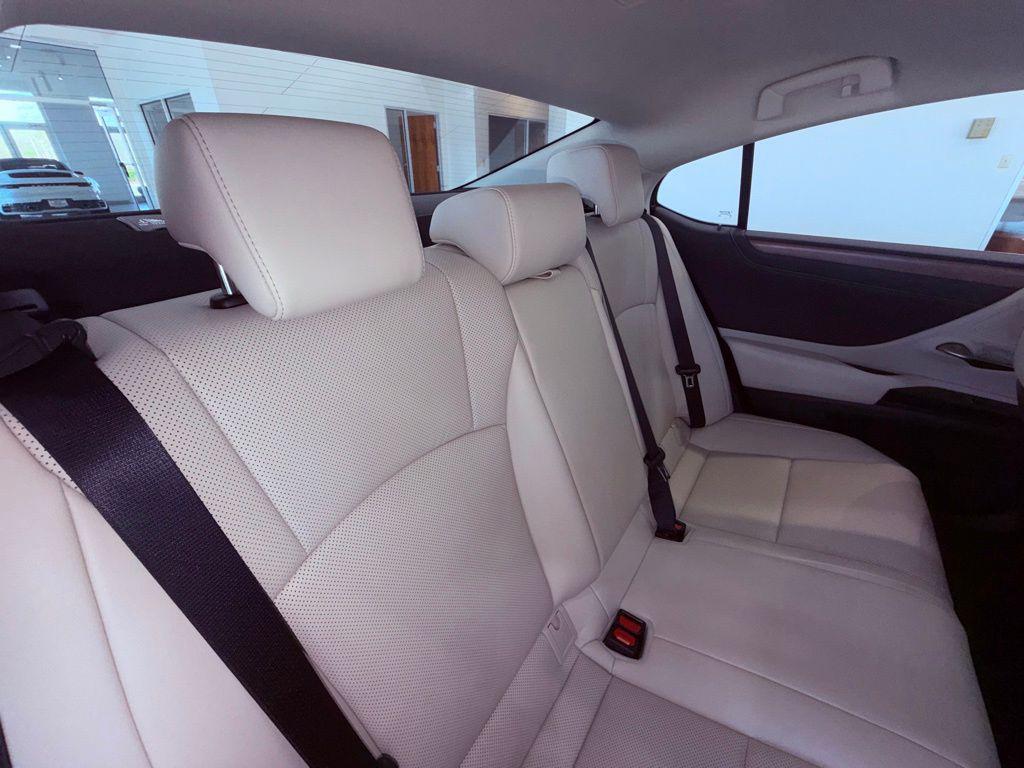 used 2024 Lexus ES 300h car, priced at $41,888