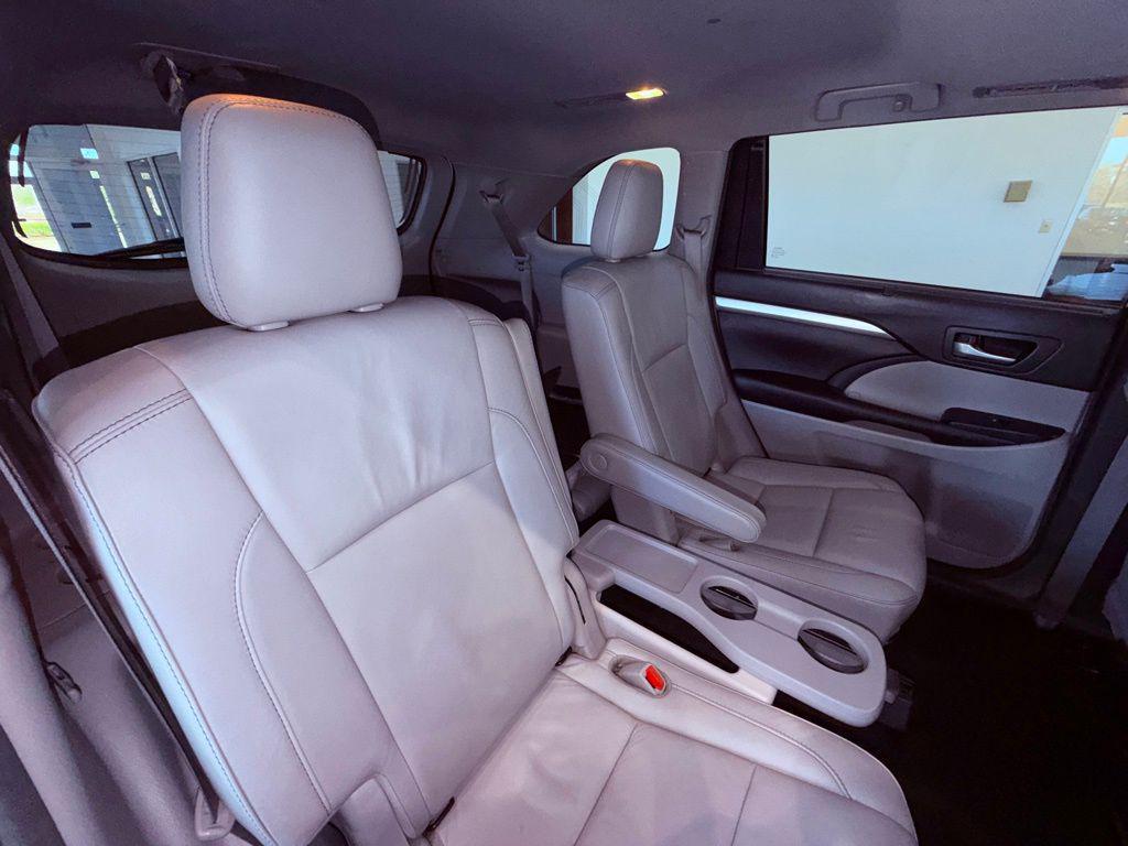 used 2018 Toyota Highlander car, priced at $19,888