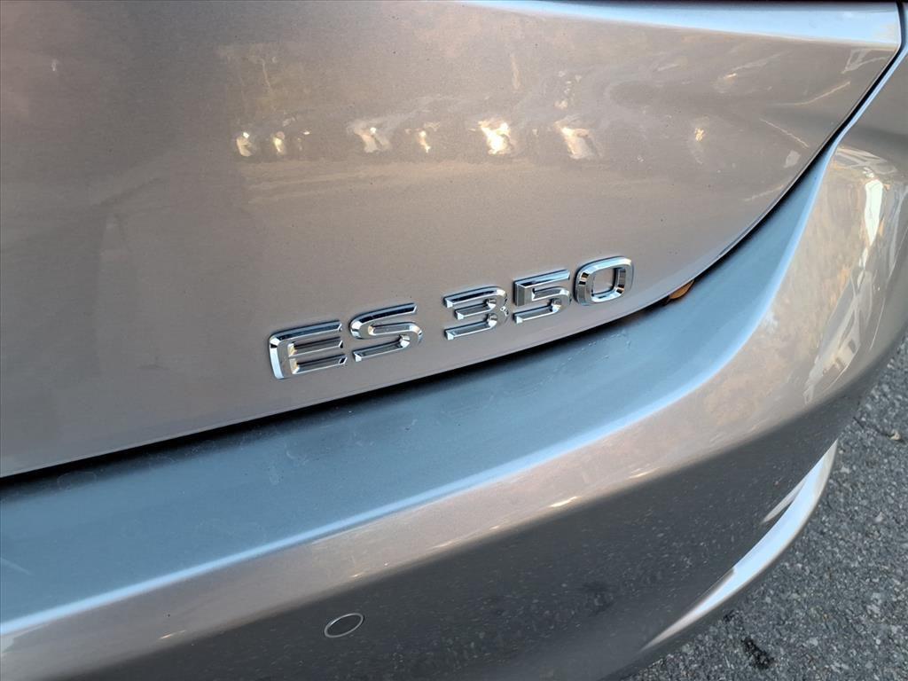 new 2025 Lexus ES 350 car, priced at $49,804