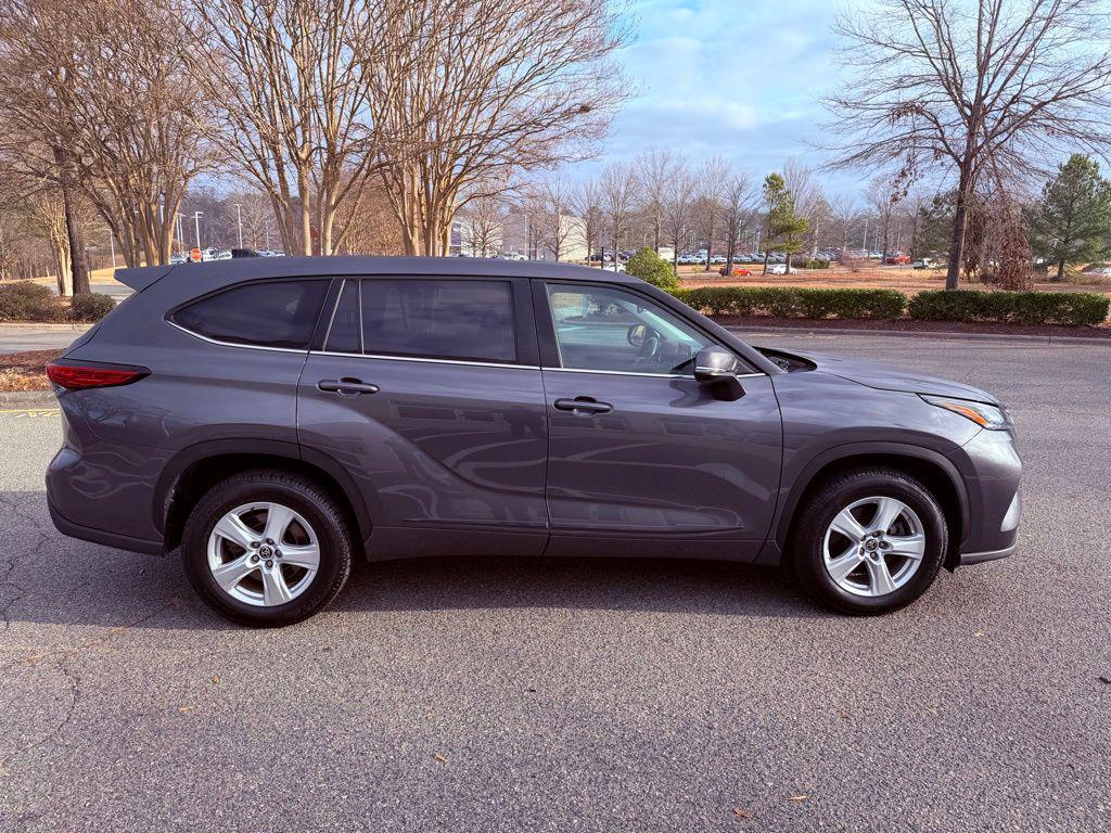 used 2023 Toyota Highlander car, priced at $27,988