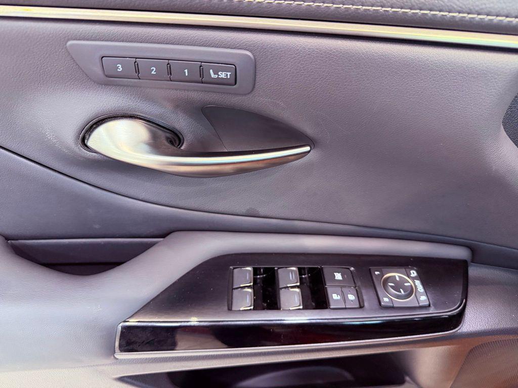 used 2022 Lexus ES 350 car, priced at $39,688