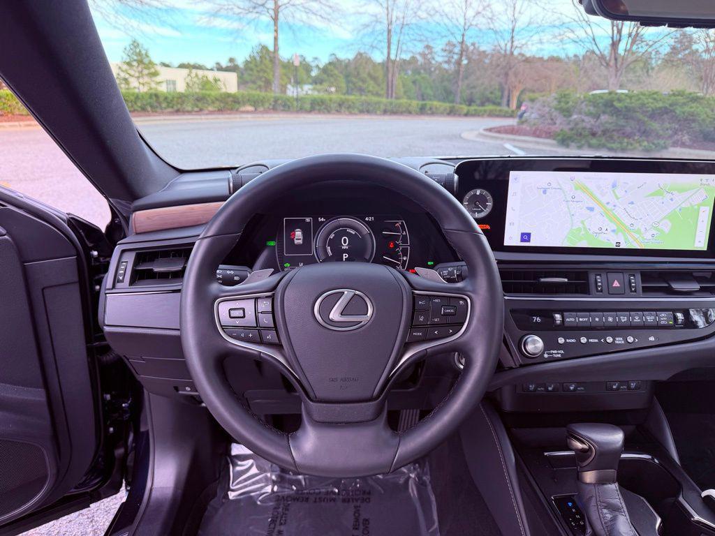 used 2025 Lexus ES 300h car, priced at $43,988