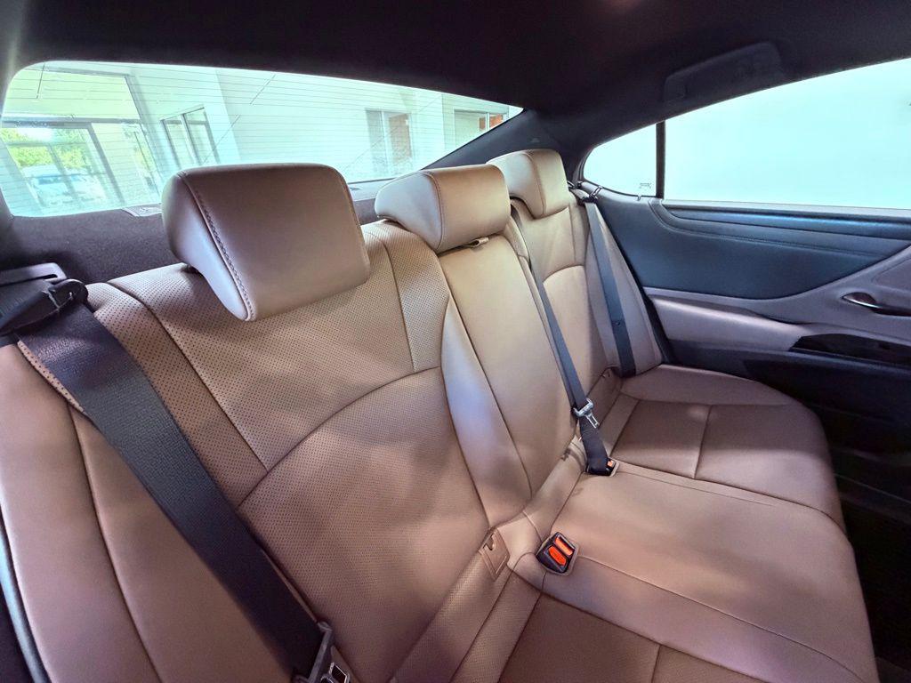 used 2025 Lexus ES 350 car, priced at $40,988