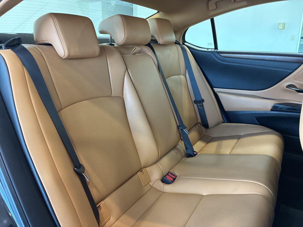 used 2025 Lexus ES 350 car, priced at $40,888
