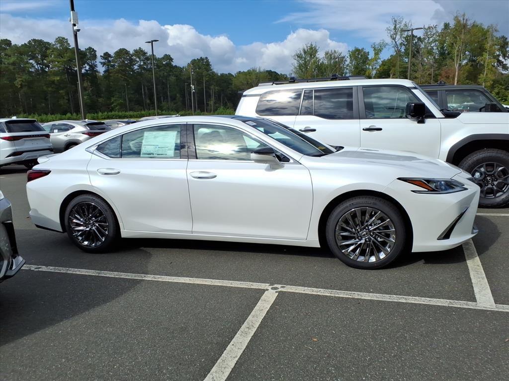 new 2025 Lexus ES 350 car, priced at $54,840