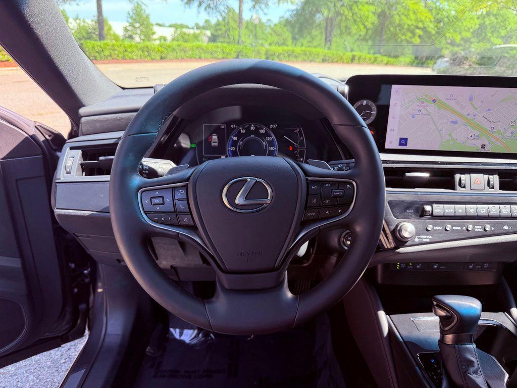 used 2025 Lexus ES 300h car, priced at $47,887