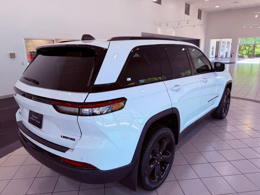 used 2024 Jeep Grand Cherokee car, priced at $37,488
